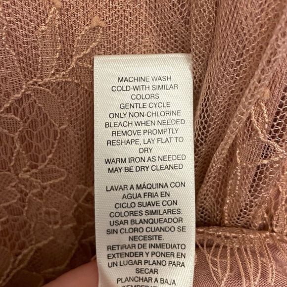 White House Black Market Lace Top - Picture 4 of 5